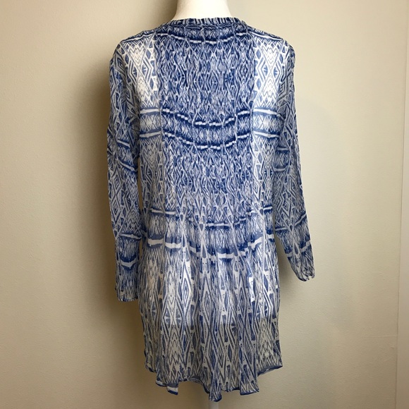 Casual Studio Women’s Sheer Pleated Top - Picture 4 of 9